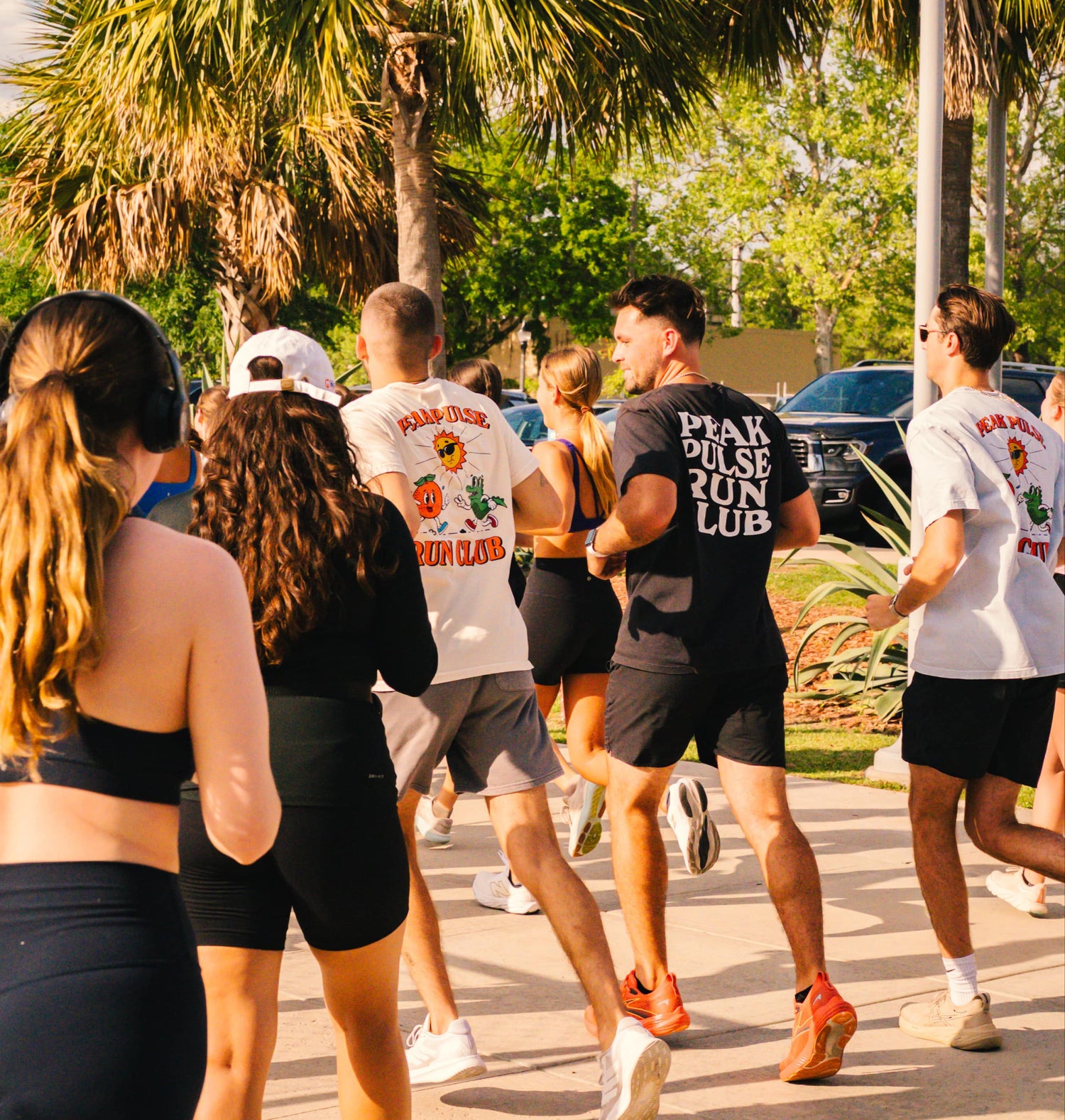 Peak Pulse runners at the Gainesville location enjoying a Thursday evening run
